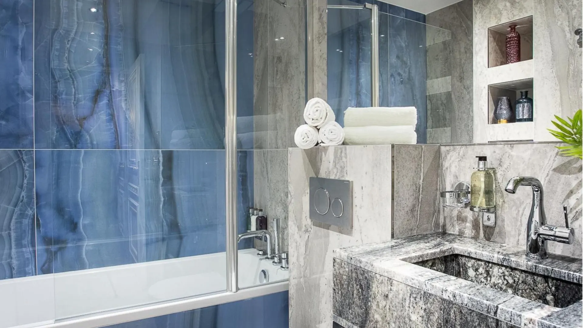 Merveil - Signature Suite - Louvre - Marcel I Paris 0*,  France